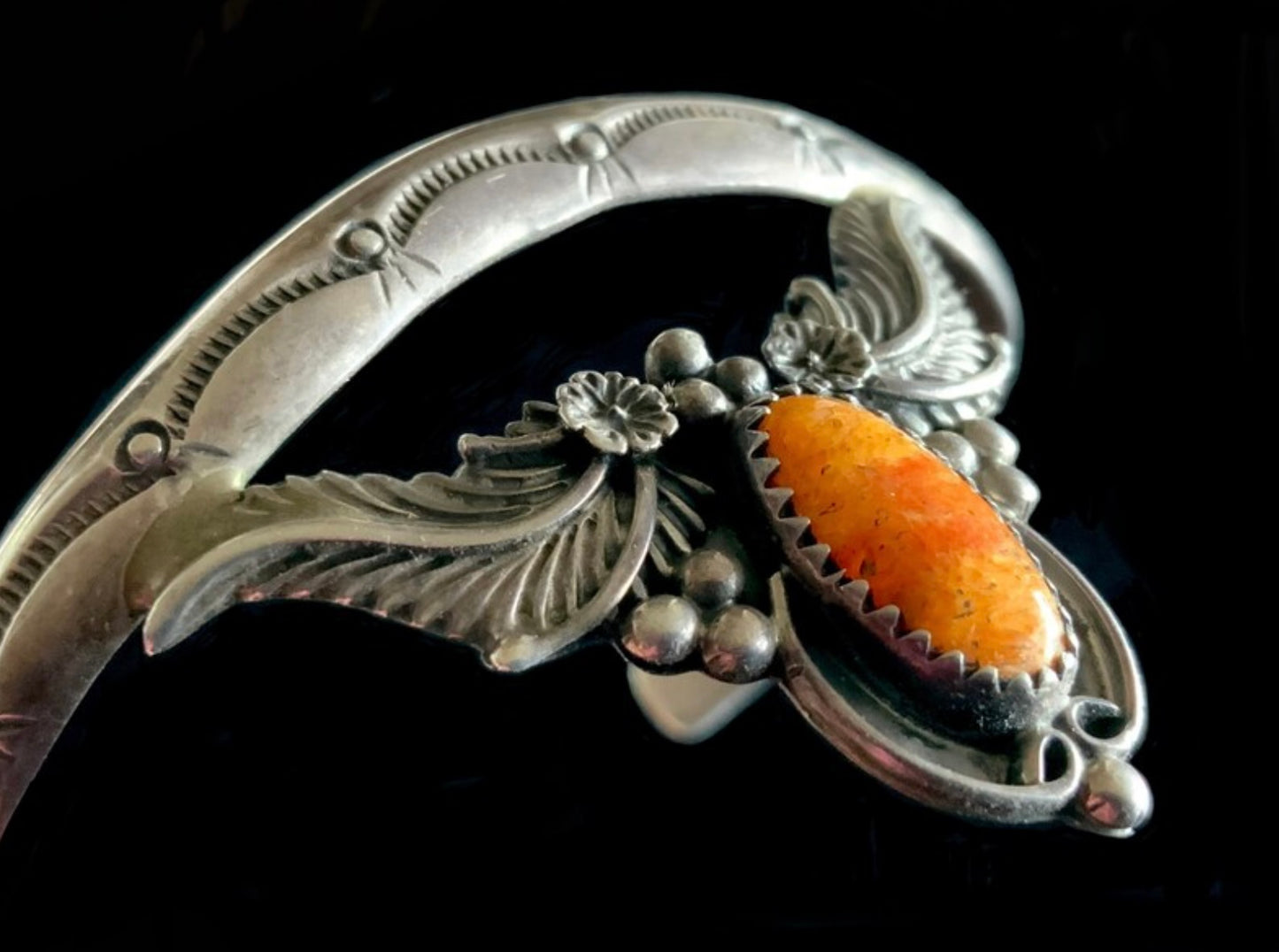RUNNING BEAR Sterling Silver 925 Spiny Oyster Cuff Bracelet Native American Tribal