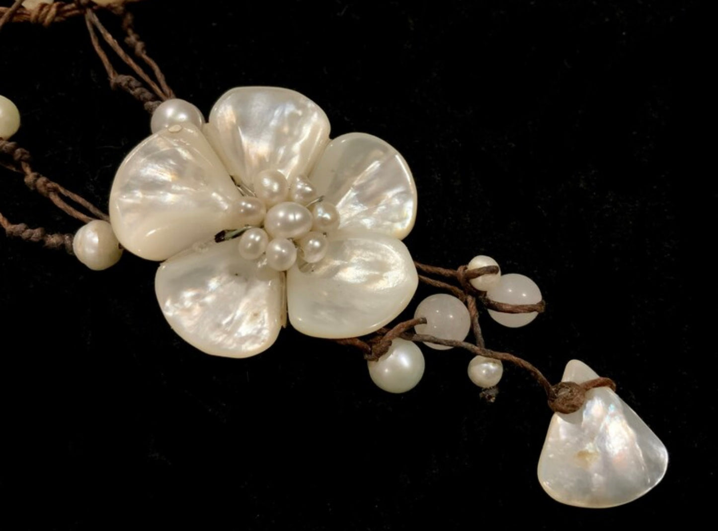 Mother of Pearl & Leather Flower Necklace 42cm