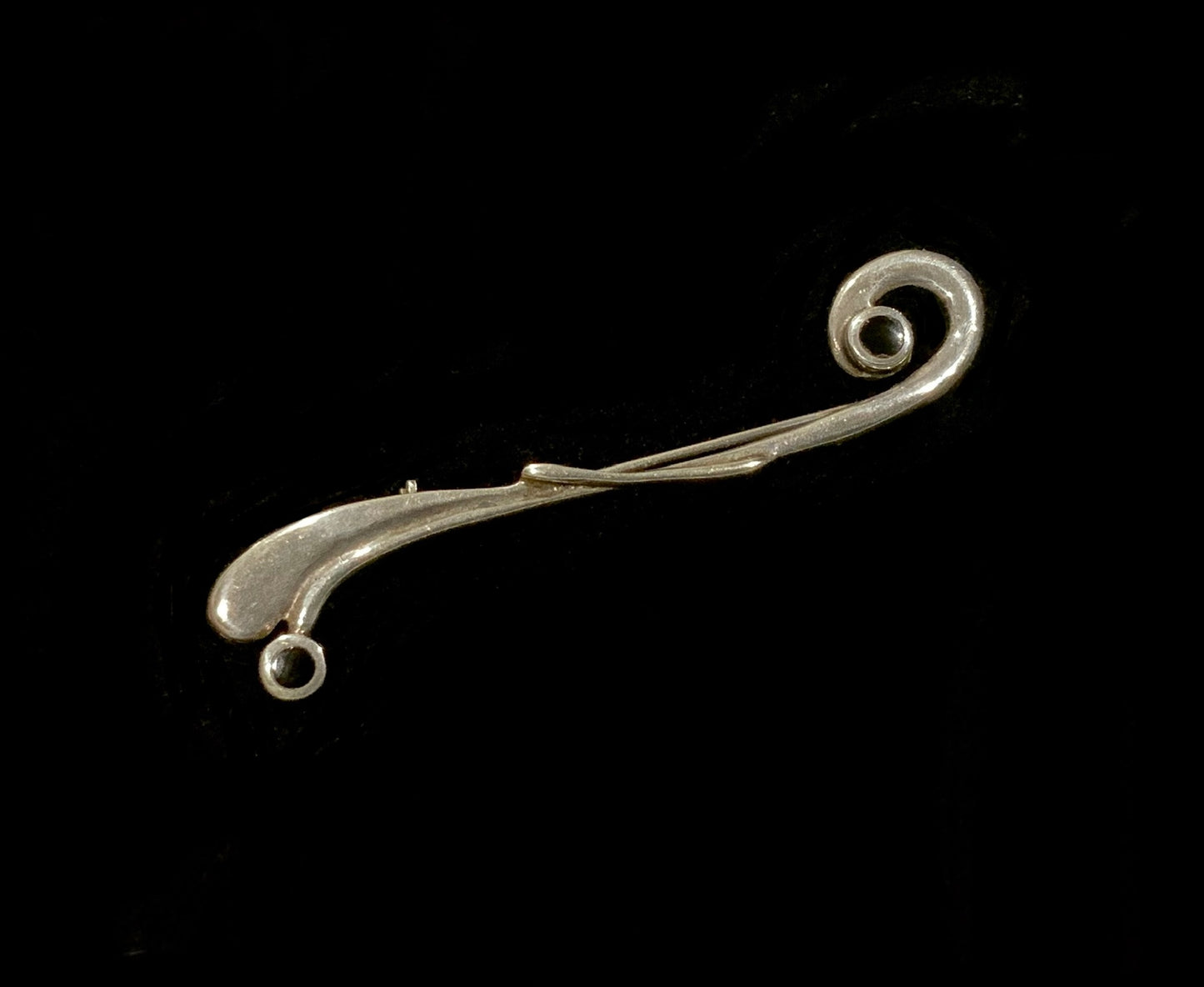 Onyx & 925 Sterling Silver Modernist Swirl Brooch