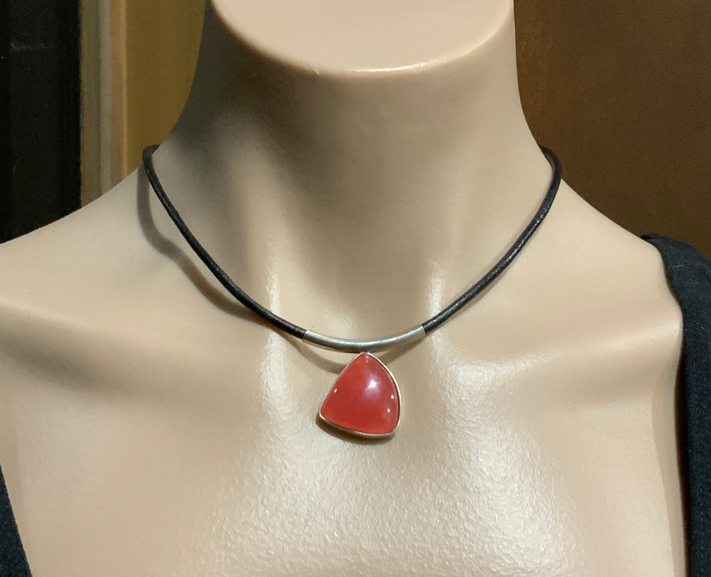 Carnelian 925 Sterling Silver Modernist Pendant Leather Necklace 43cm