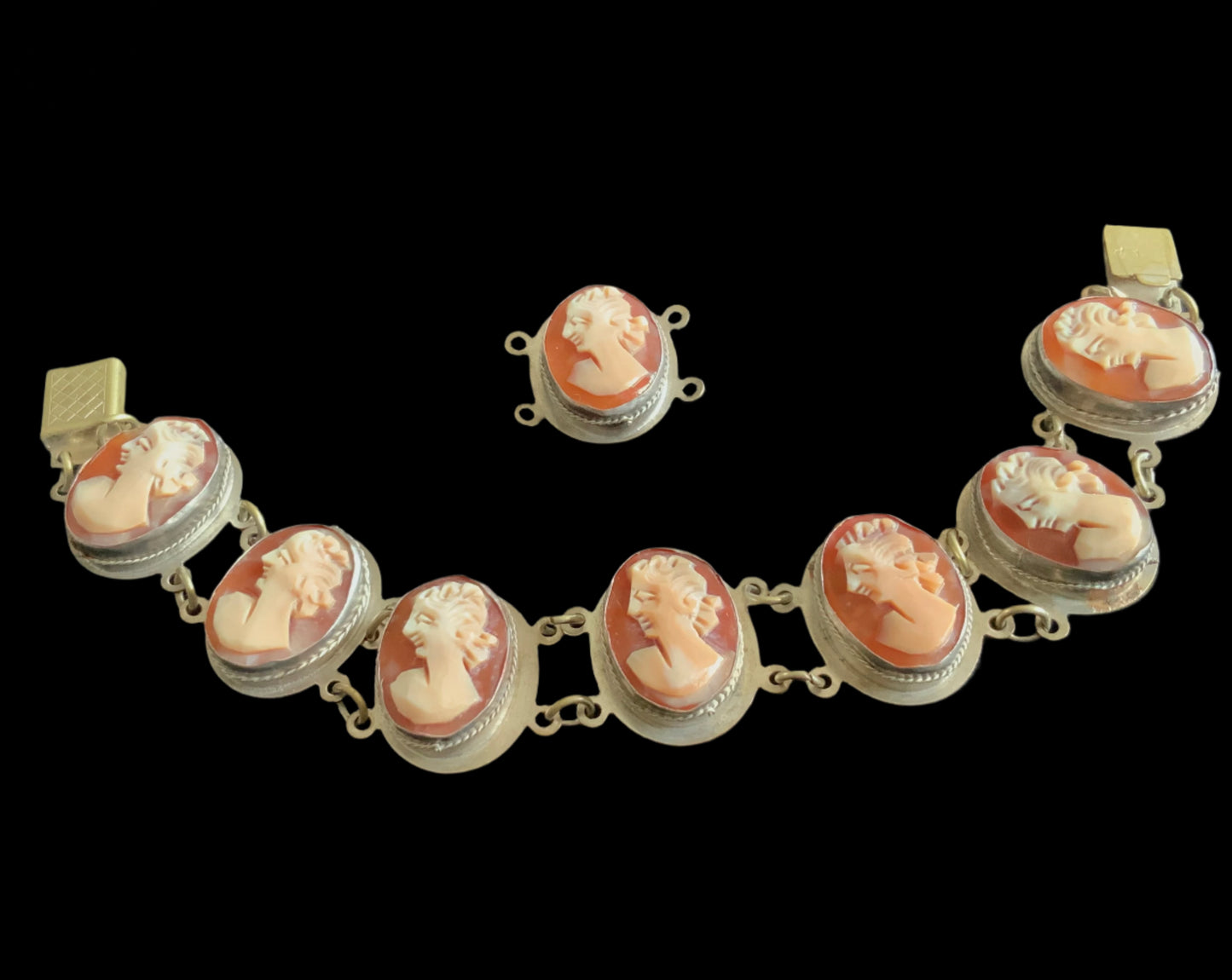 Vintage Silver Shell Cameo Bracelet Left Facing Signed GM 16.5cm