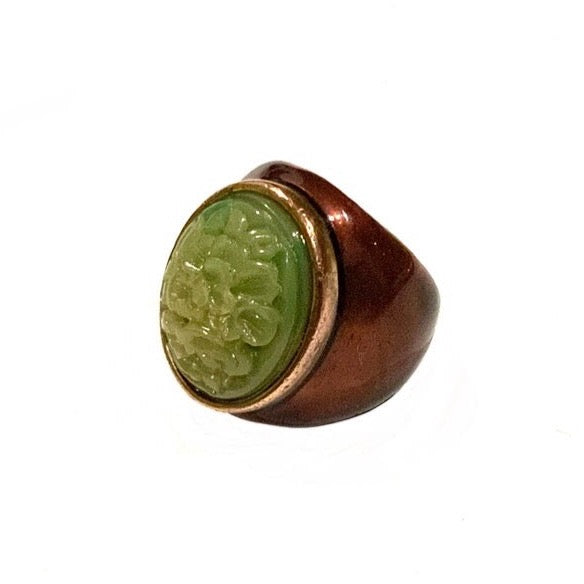 Oscar De La Renta Statement Cocktail Ring Carved Floral Jade Cabochon Magenta Enamel & Gold Accents Size 7.5