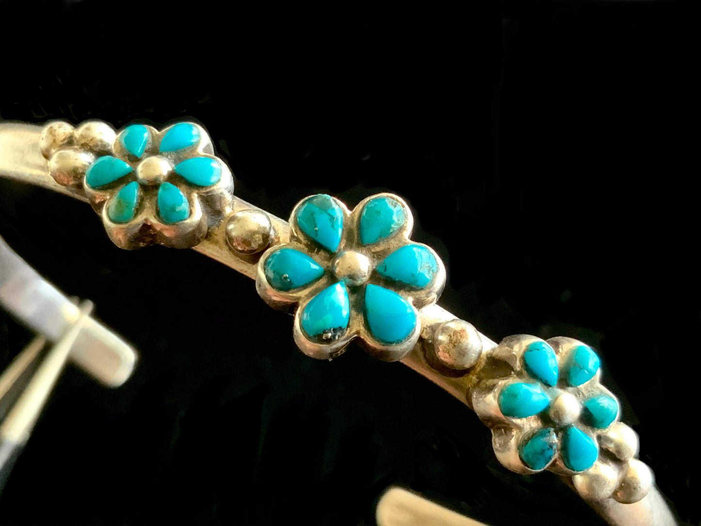 Zuni Petit Point Turquoise & 925 Sterling Silver Flower Cuff Tribal Bracelet