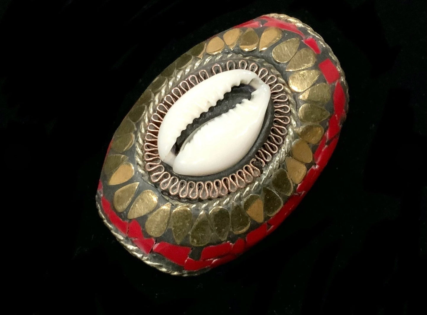 Tibetan Nepalese Cowrie Shell & Red Coral Inlay Statement Ring Size Q 1/2