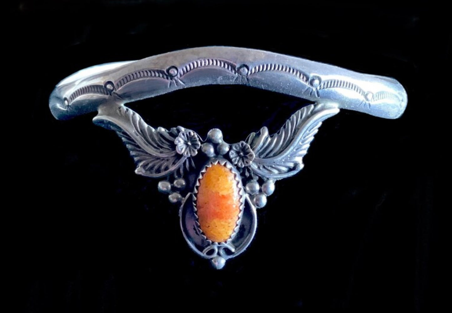 RUNNING BEAR Sterling Silver 925 Spiny Oyster Cuff Bracelet Native American Tribal