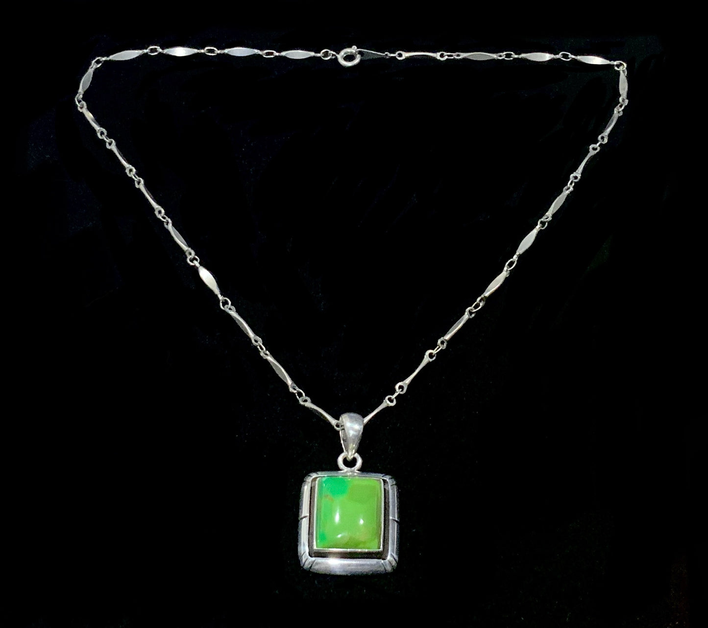 925 Sterling Silver & Green Turquoise Pendant Necklace 40cm
