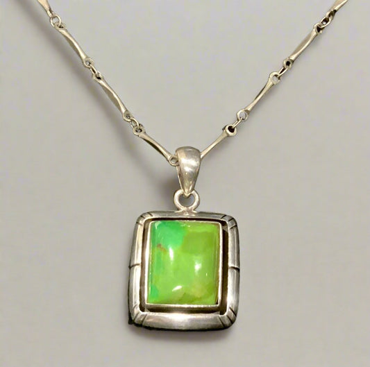 925 Sterling Silver & Green Turquoise Pendant Necklace 40cm
