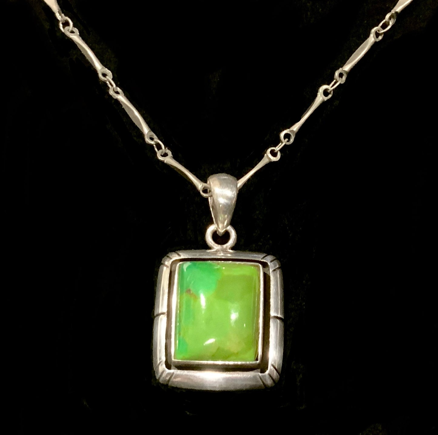 925 Sterling Silver & Green Turquoise Pendant Necklace 40cm