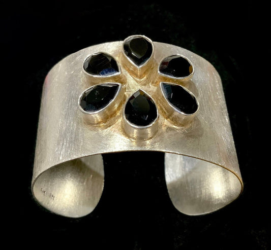 925 Sterling Silver Steen F. Baker Denmark Black Onyx Daisy Textured Cuff Bracelet 18cm